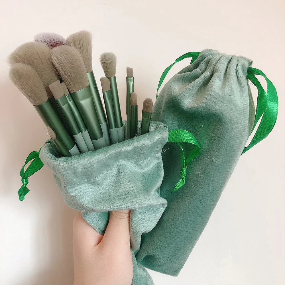 Ultra soft makeup brush set